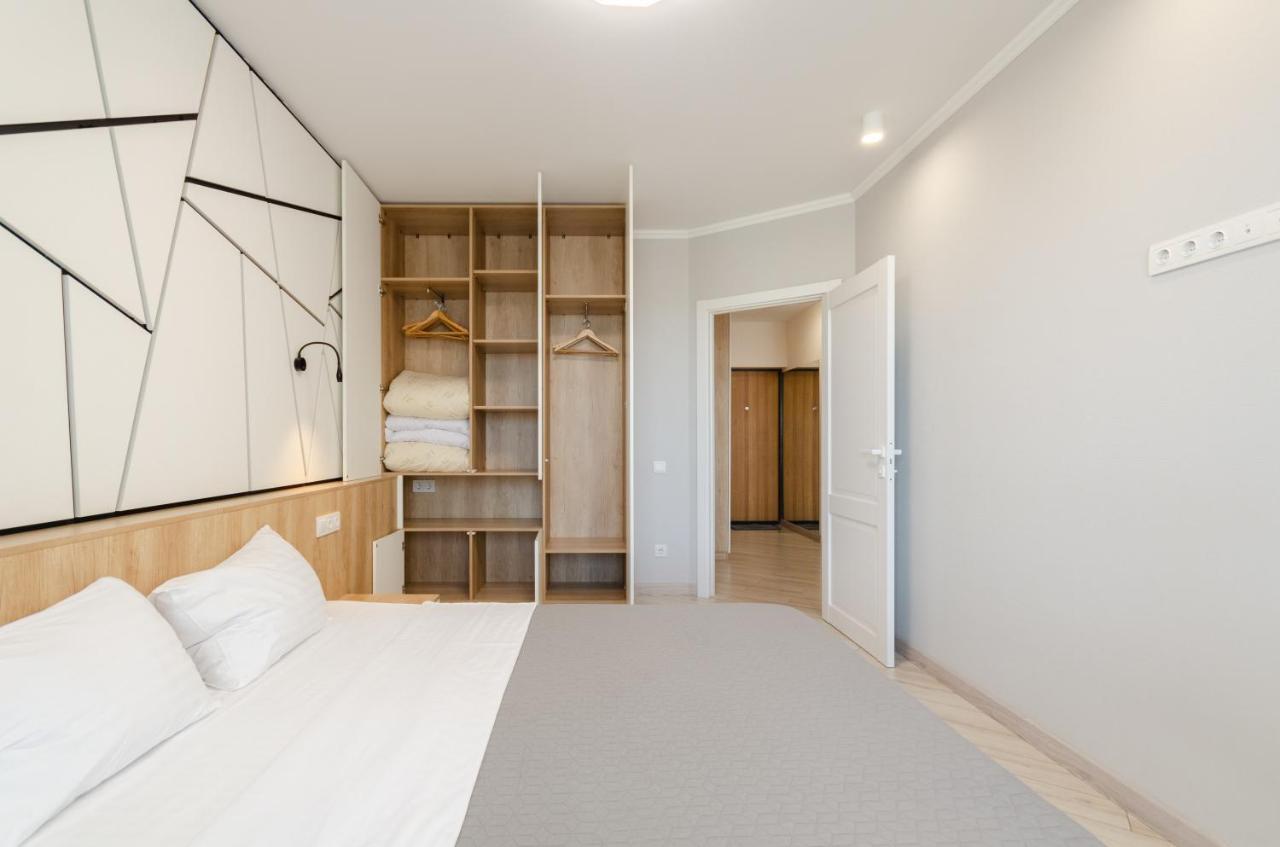 1359Б Cozy apartment nearby with Central Railway Station Киев Экстерьер фото