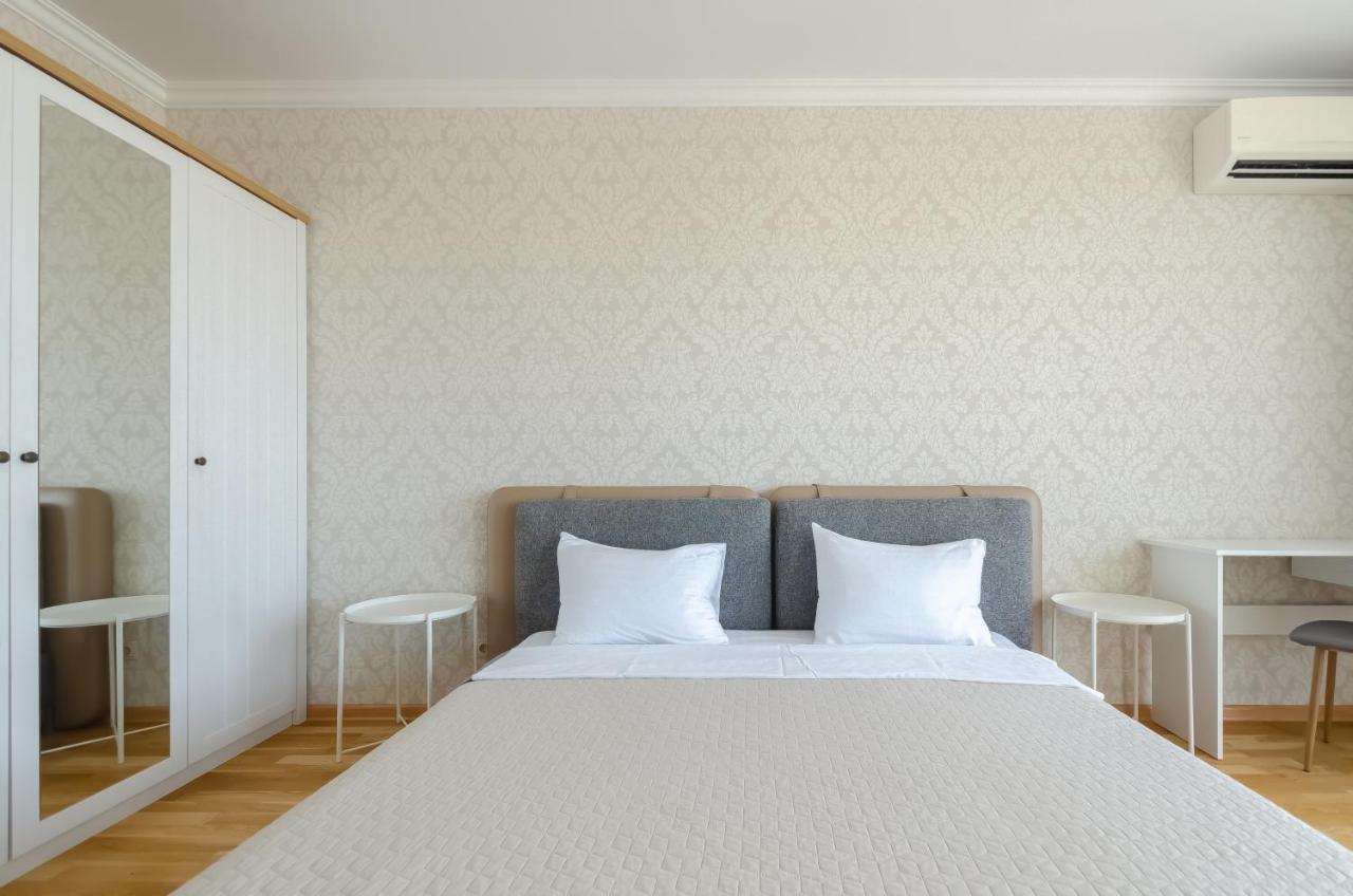 1359Б Cozy apartment nearby with Central Railway Station Киев Экстерьер фото
