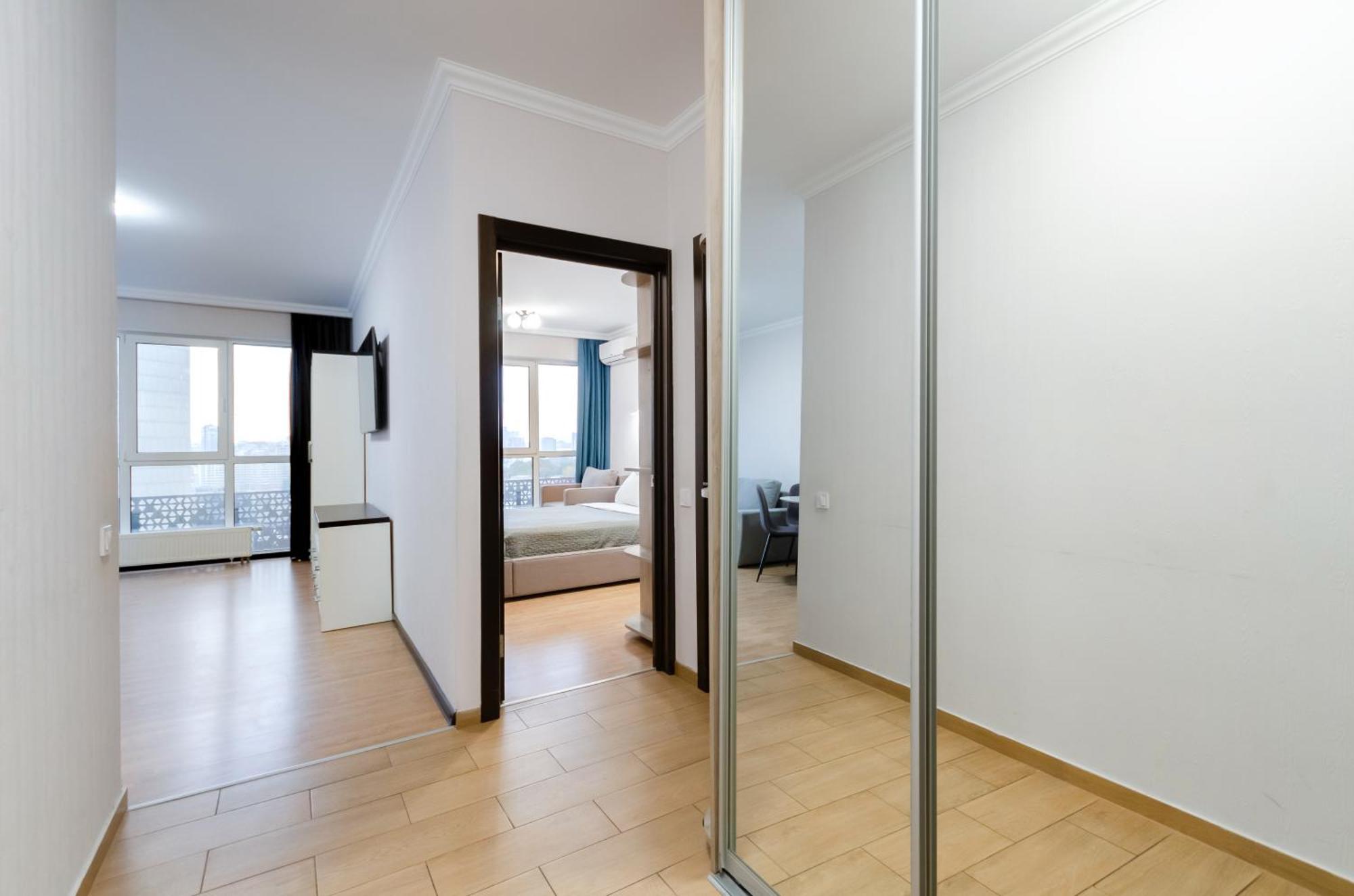 1359Б Cozy apartment nearby with Central Railway Station Киев Экстерьер фото